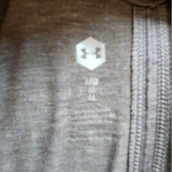 UNDER ARMOUR WOMENS TSHIRT M - Picture 4 of 4